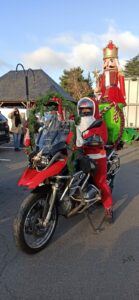 Pères Noël à moto